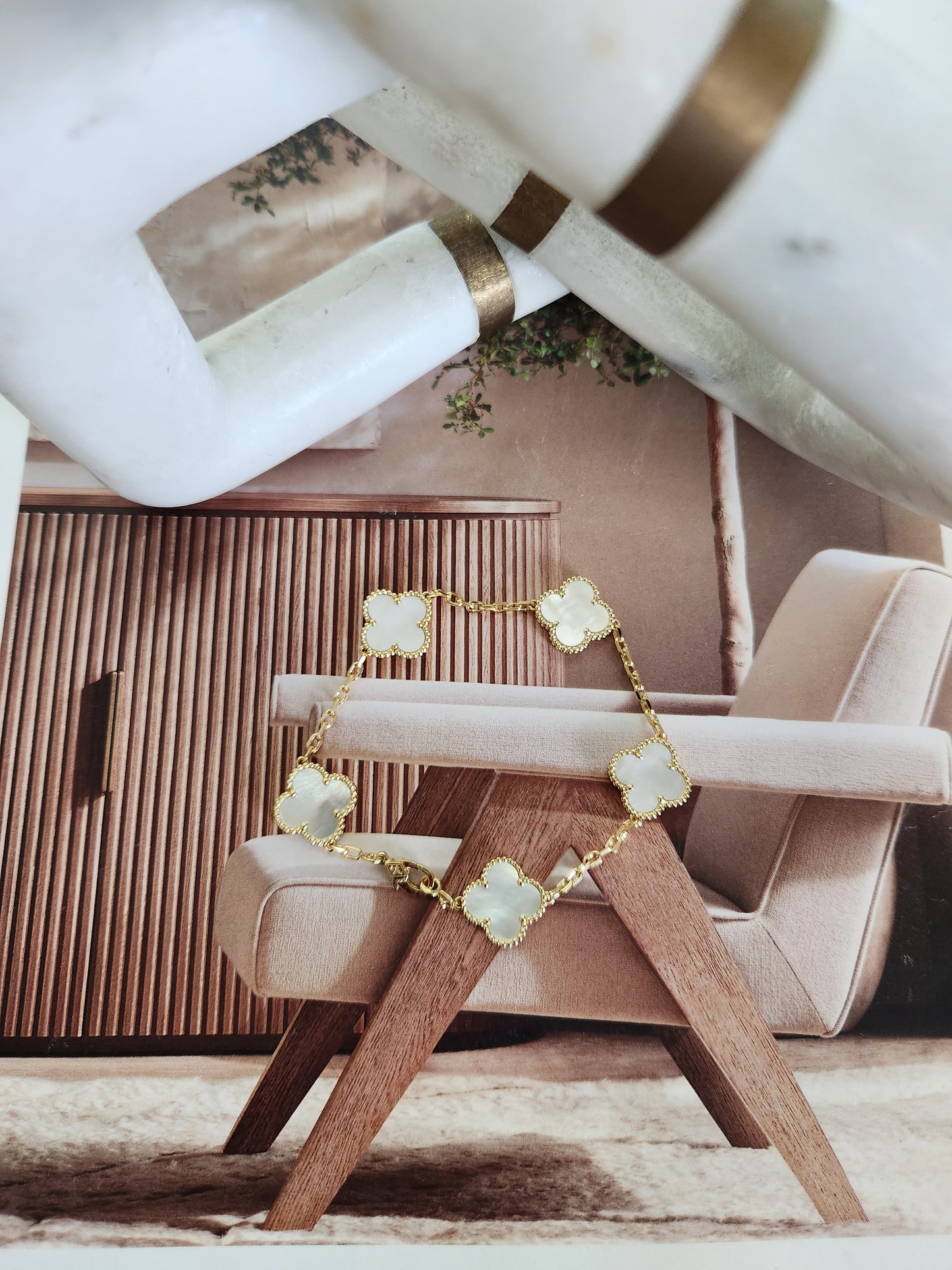 Chloé’s Pearl Bracelet