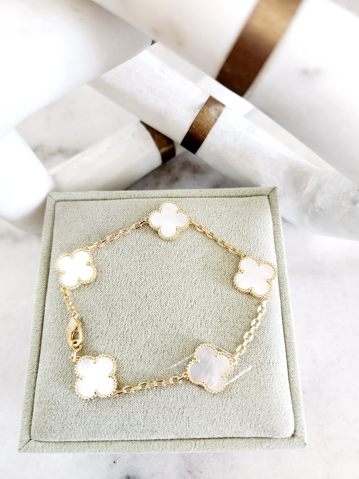 Chloé’s Pearl Bracelet